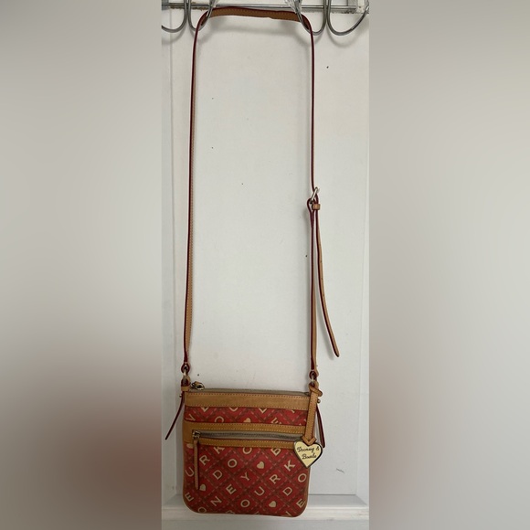 ❤️Vintage Dooney & Bourke “Heart Design” Crossbody Bag - Picture 7 of 10